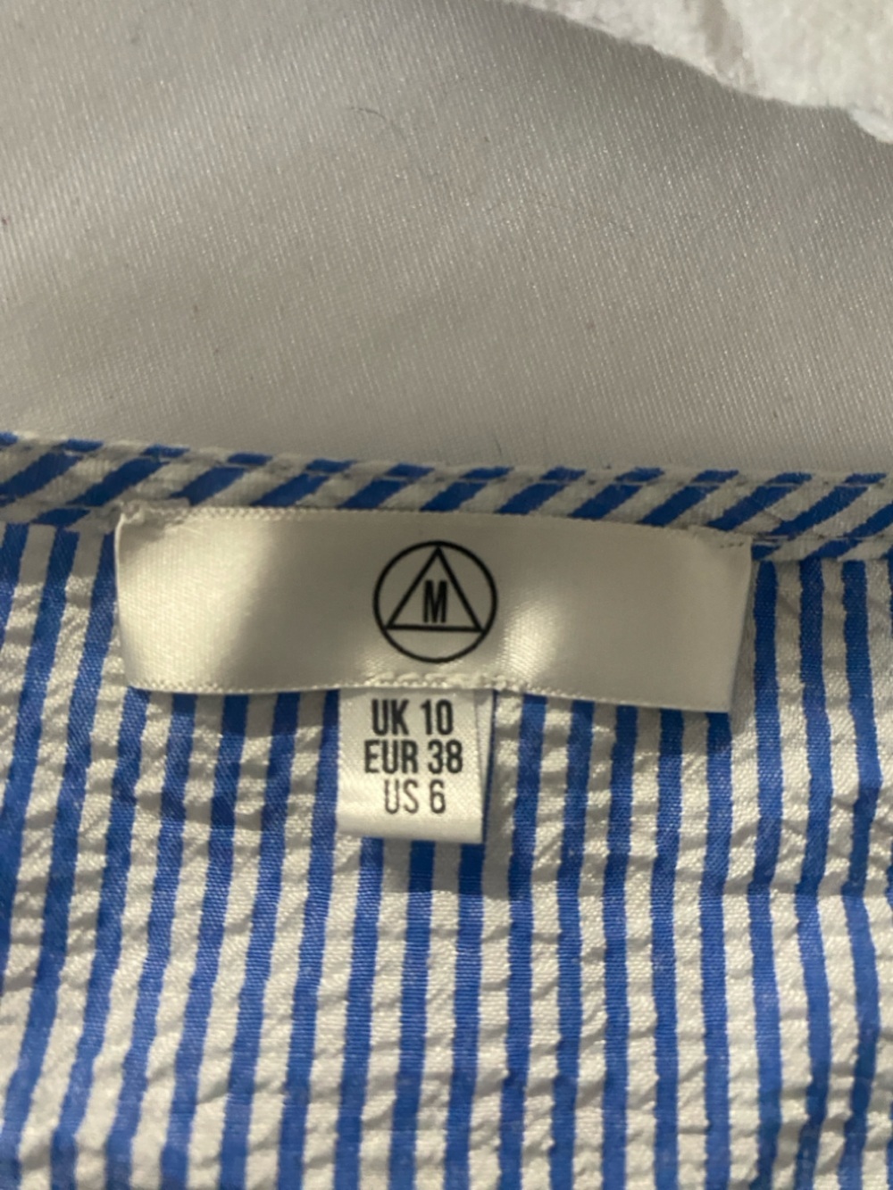Missguided Blue & White Striped Short Sleeve Tie-Front Key hole Summer Romper - Picture 3 of 6